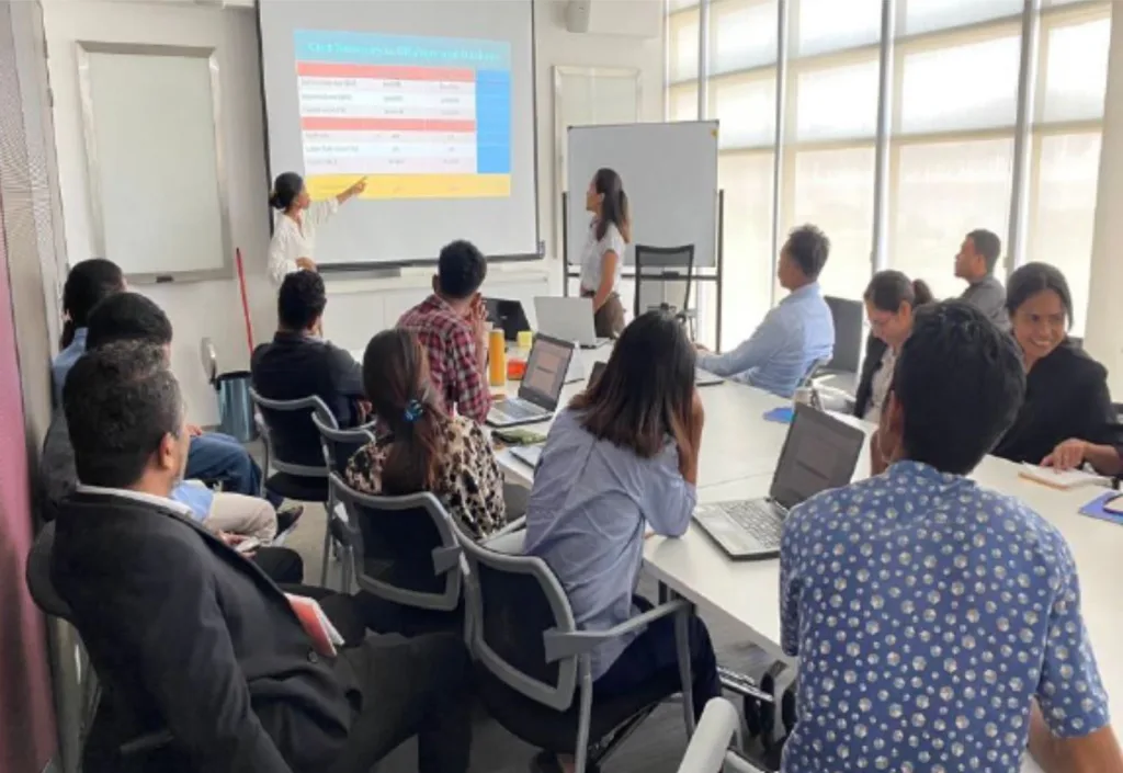 Knowledge Sharing with other interns by Commecial Inters